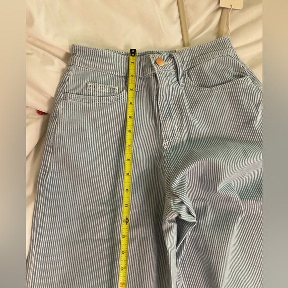 NWT Women's High-Rise Wide Leg Jeans -
Universal Thread Light Blue size 00 - Picture 11 of 11